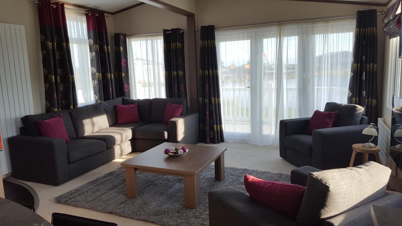 Luxury Lodge At Haggerston CastleBeal エクステリア 写真
