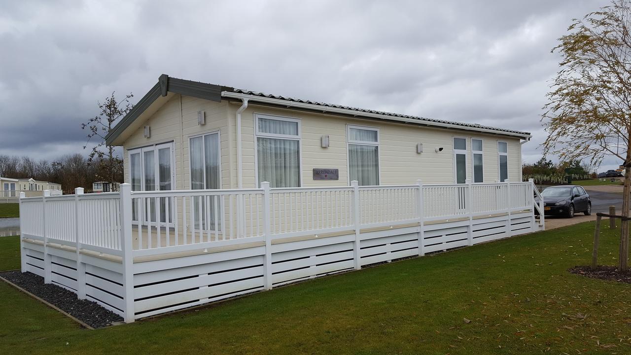 Luxury Lodge At Haggerston CastleBeal エクステリア 写真