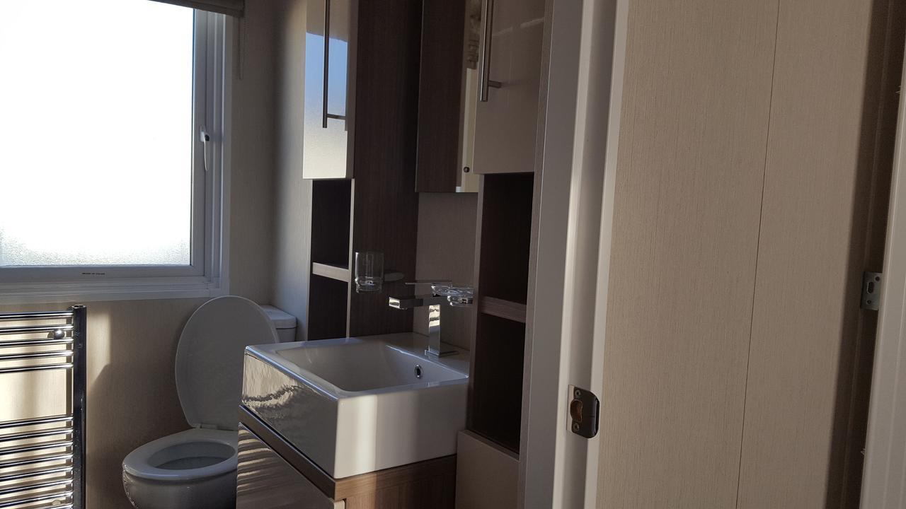 Luxury Lodge At Haggerston CastleBeal エクステリア 写真