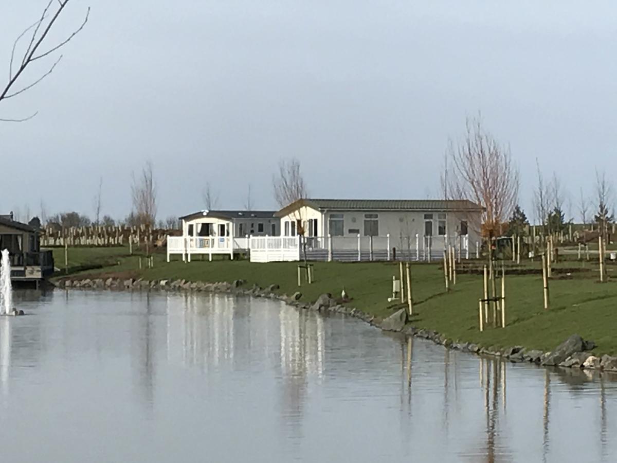 Luxury Lodge At Haggerston CastleBeal エクステリア 写真